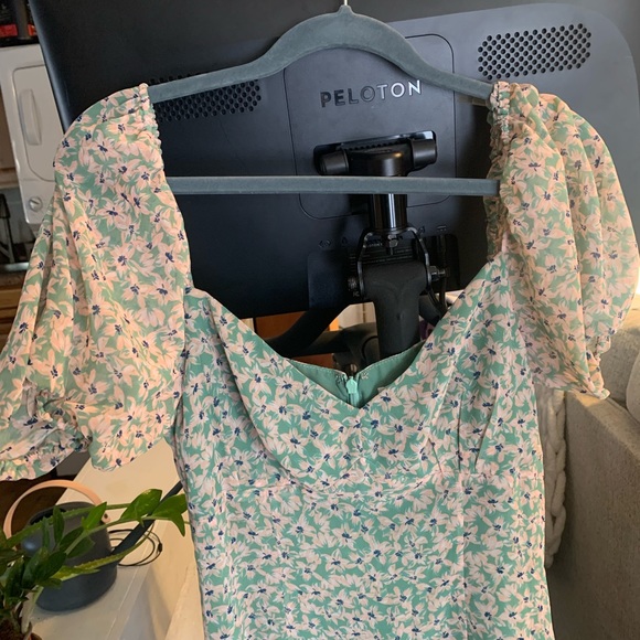 Fame and Partners Reformation Style Dress Size 4 - Picture 10 of 11